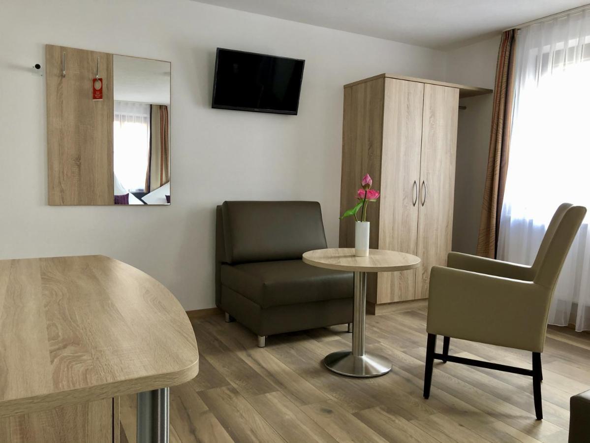 A Lotus Hotel Бёблинген Экстерьер фото